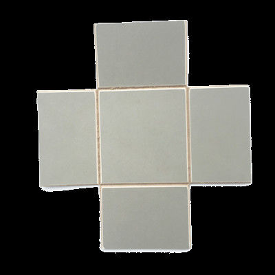 Chine Prix de gros Carton gris en copeaux de papier en rouleau ou en feuille pour l'emballage