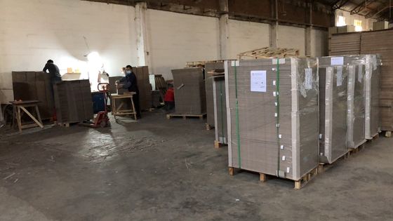 Fournitures professionnelles en carton de papier laminé en carton d'épingles à haute densité en carton gris