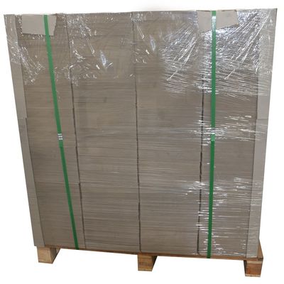 Feuilles de carton gris non recouvertes Papier de carton duplex recyclé Forme personnalisée