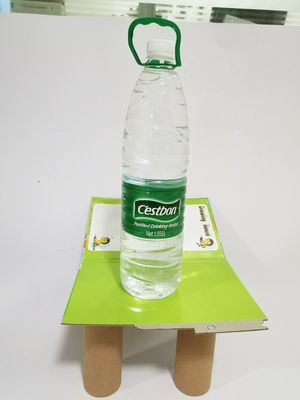 Feuilles de carton épaisses à revêtement unique, en pâte recyclée