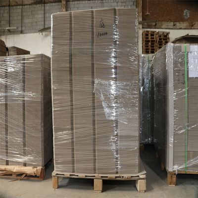 La reliure et l'impression en gravure rendues possibles par des feuilles de carton