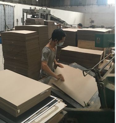 Solution d'emballage 2 mm de carton gris avec revêtement PE à partir de carton de papier gris recyclé