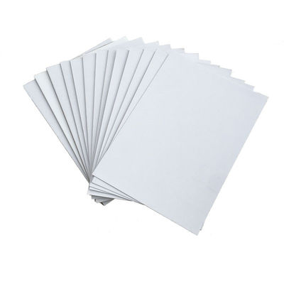 Un côté blanc avec un dos gris en carton duplex: papier duplex de bonne qualité sur mesure