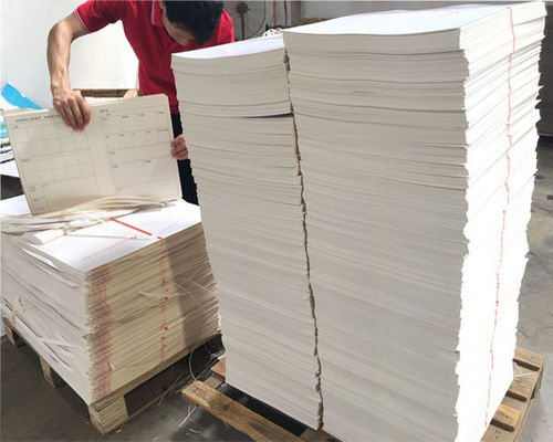 Carton de papier résistant à l'humidité avec des avantages de service d'emballage et d'expédition expérimentés