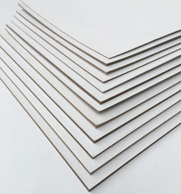 Plaque de doublex blanche 300 grammes de pâte mélangée doublex de fond gris étanche à l'humidité