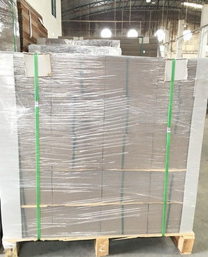 900 gm 1500 gm 1900 gm Carton gris Papier enduit en carton duplex Retour gris