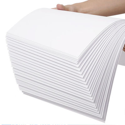 80 Gsm 700x1000 mm Papier brillant C2S Papier d'art Blanc Couleur haute rigidité