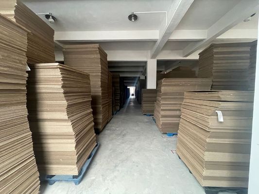 Pâte de bois à face unique en carton ondulé et en feuille de papier à envelopper pour artisanat