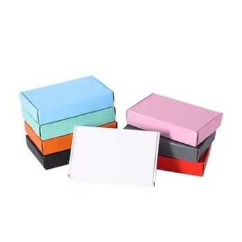 Emballage de vêtements Boîte en papier kraft, boîtes d' emballage en carton sur mesure