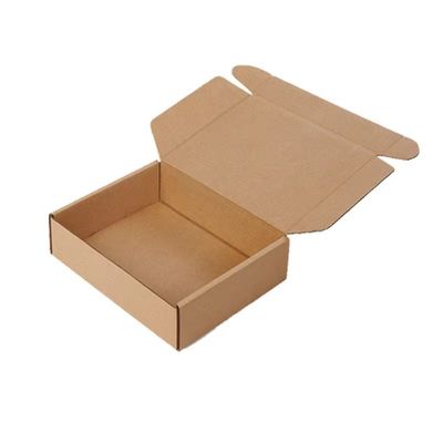 Boîte en papier en carton ondulé rigide de couleur brune pour l'emballage de vêtements
